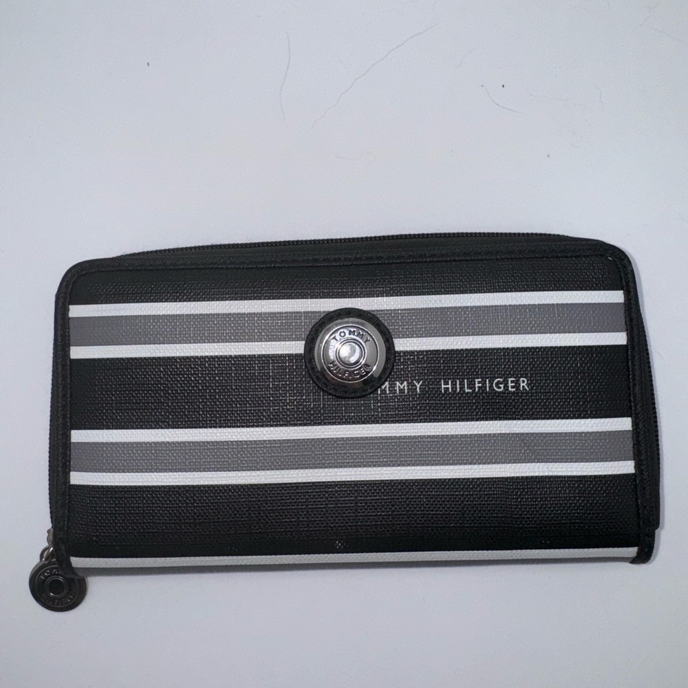 Tommy Hilfiger Women’s Wallet
